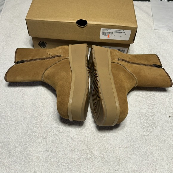 UGG Women's Citi Funk Mid‎  Platform Boot Authentic with Original Box Sz 6.5 NIB - Picture 2 of 10